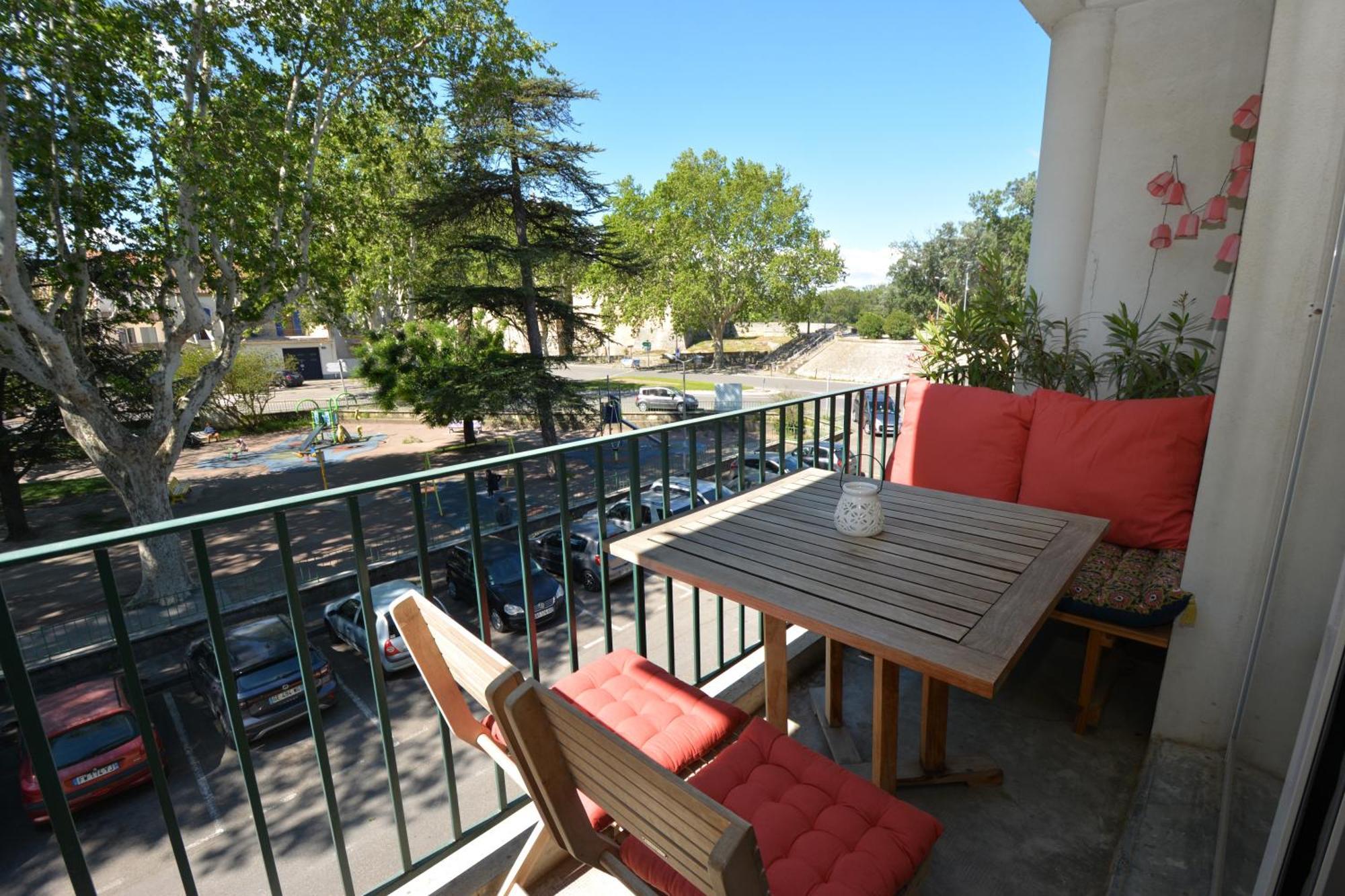 Appartement Tarascon Exteriör bild
